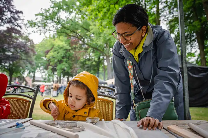 Workshops keramiek voor kinderen en volwassenen op de Brink